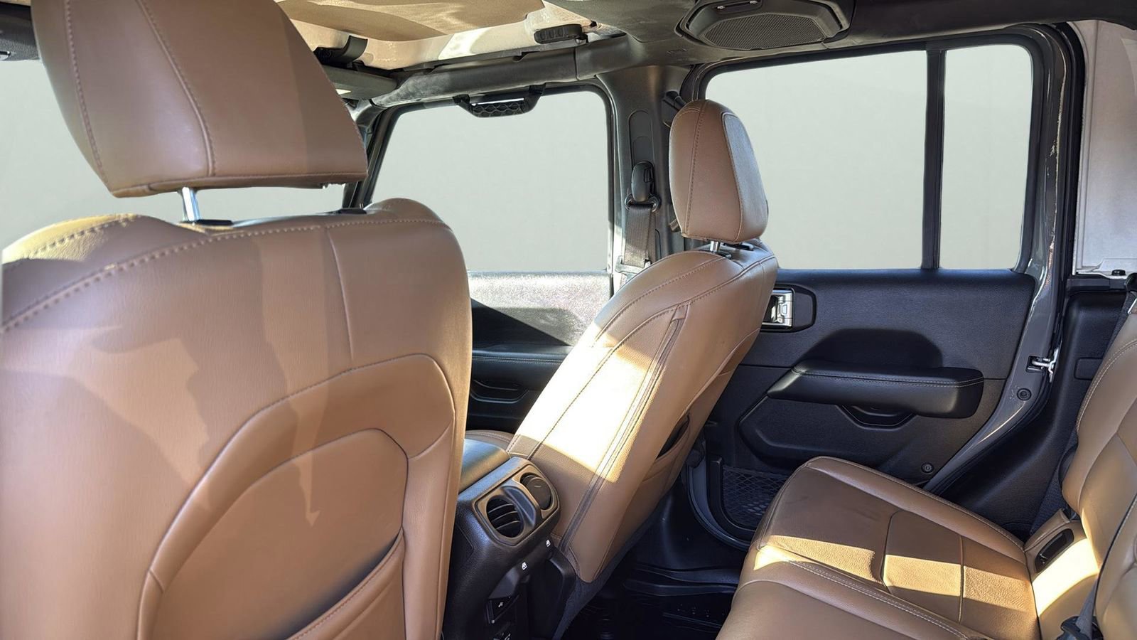 Used 2020 Jeep Gladiator Overland image 29