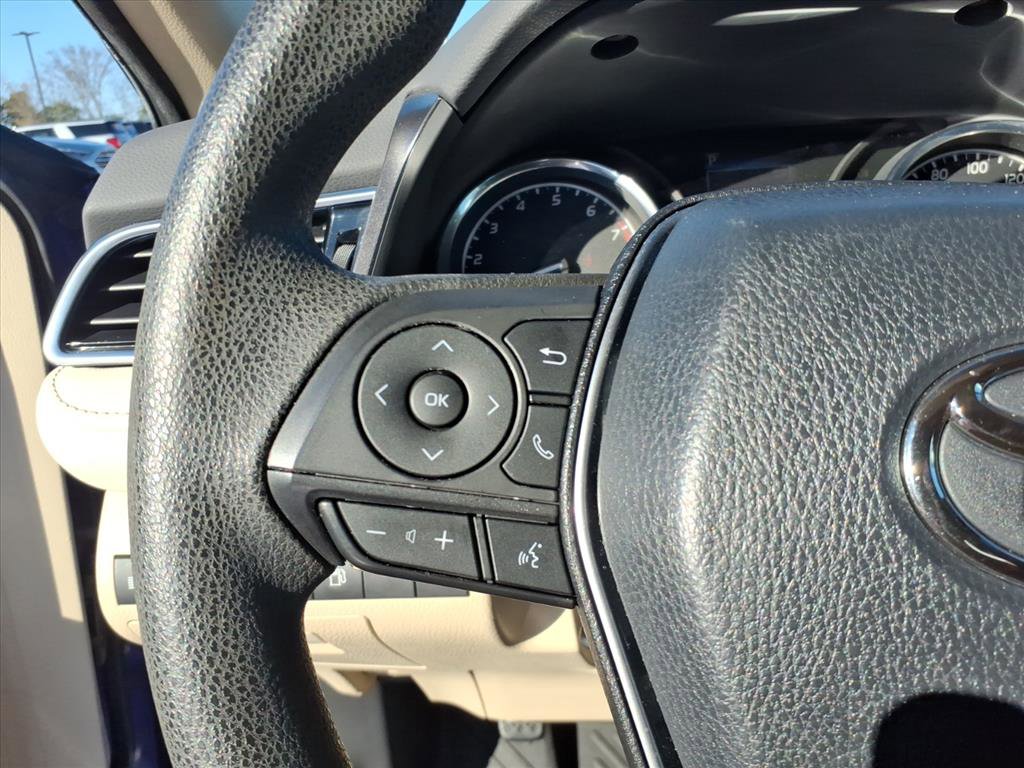 Used 2018 Toyota Camry LE image 16