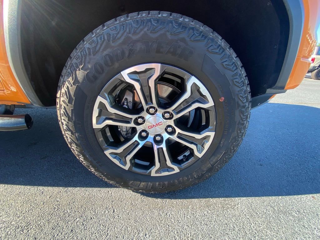 Used 2025 GMC Canyon AT4 w/ AT4 Premium Package image 28