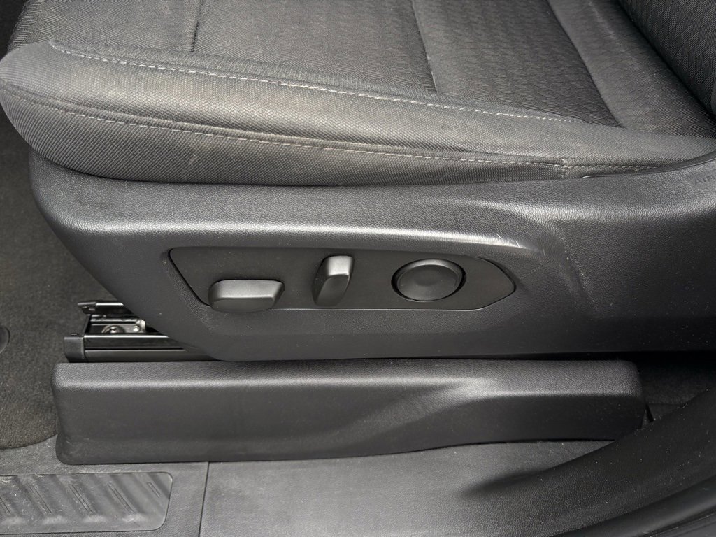 Used 2022 Chevrolet Silverado 1500 Custom image 11