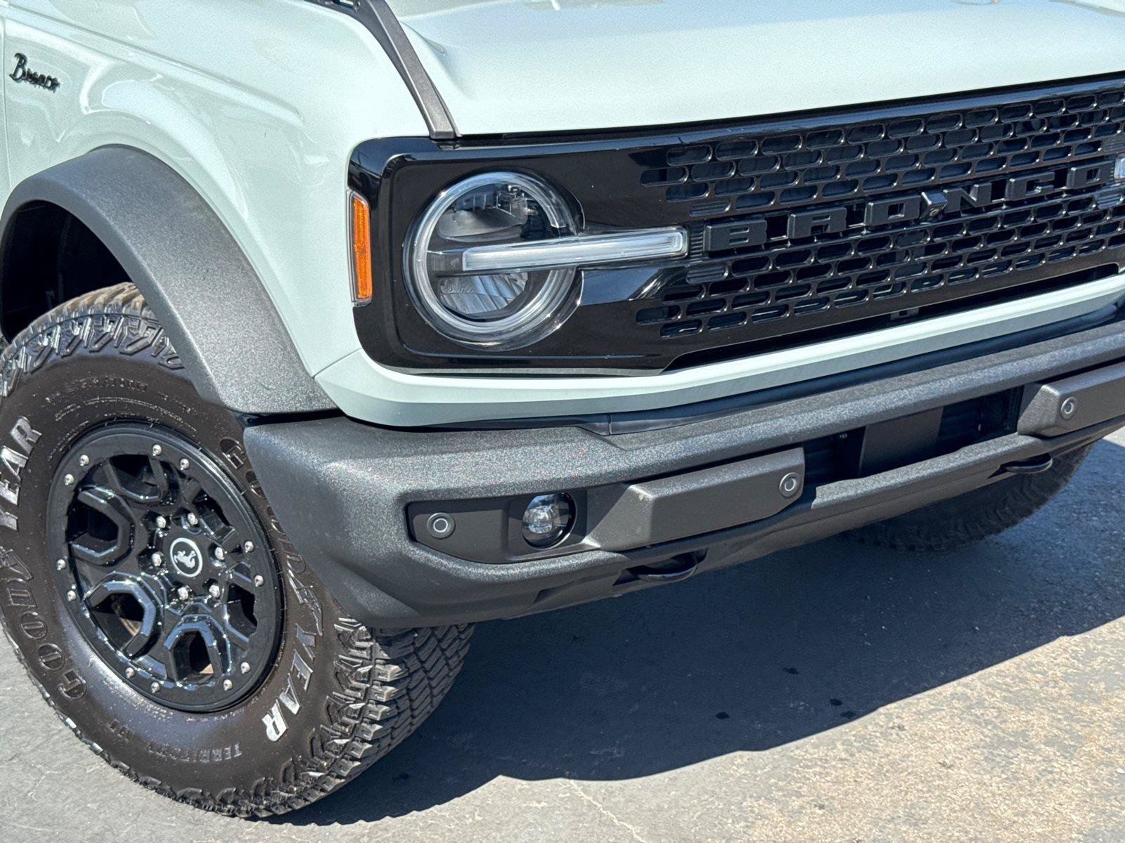 Certified 2022 Ford Bronco Wildtrak AWD/4WD image 3
