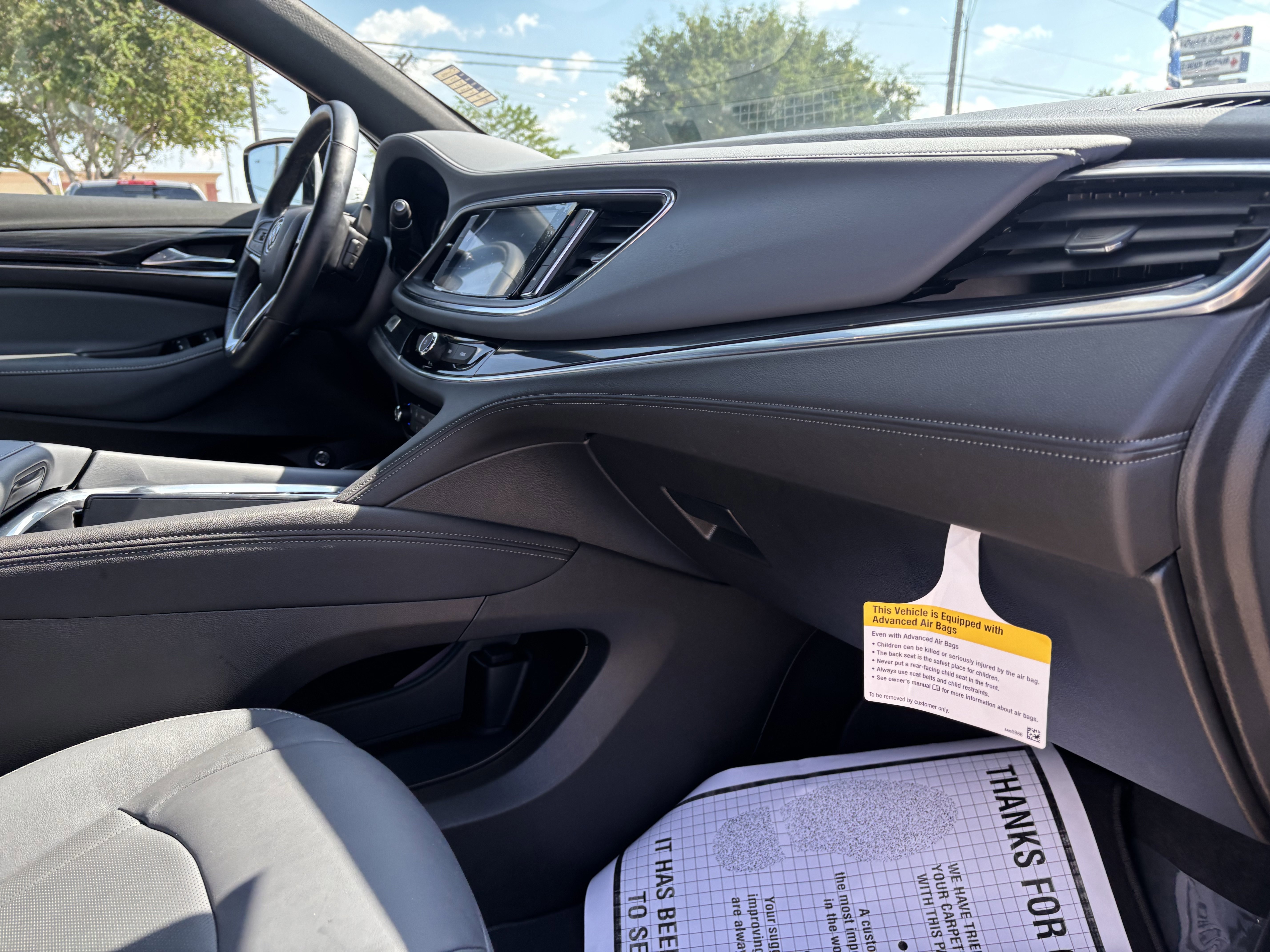 Used 2023 Buick Enclave Essence image 27