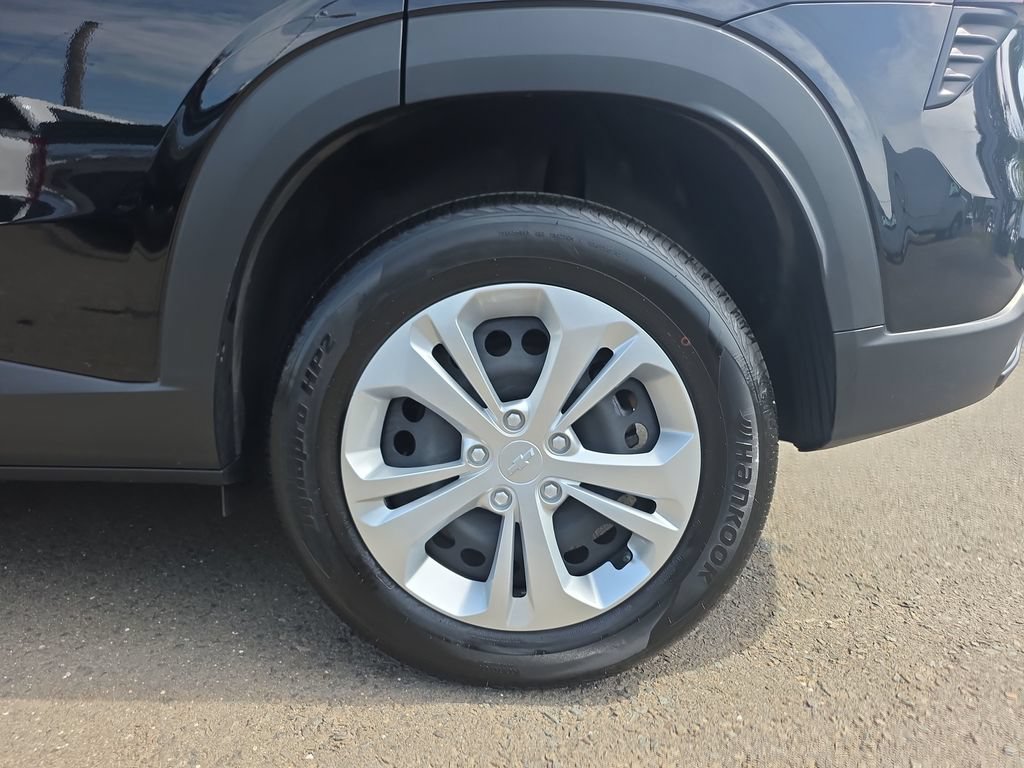 Used 2024 Chevrolet Trax LS w/ Driver Confidence Package FWD image 13