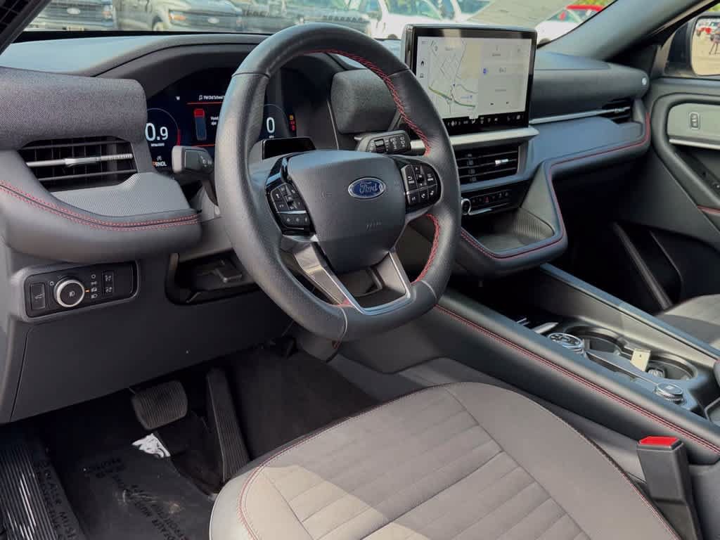 Certified 2025 Ford Explorer ST-Line AWD/4WD image 28