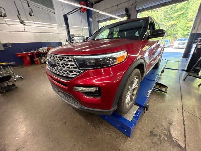 Certified 2021 Ford Explorer Limited w/ Equipment Group 301A AWD/4WD image 2