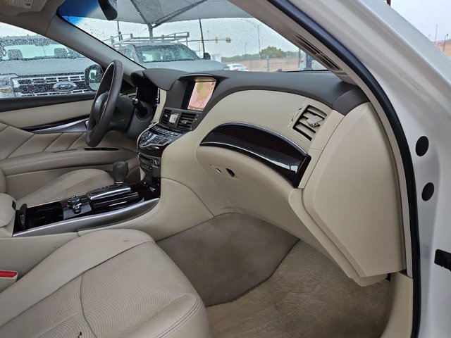 Used 2019 INFINITI Q70 Luxe AWD/4WD image 15