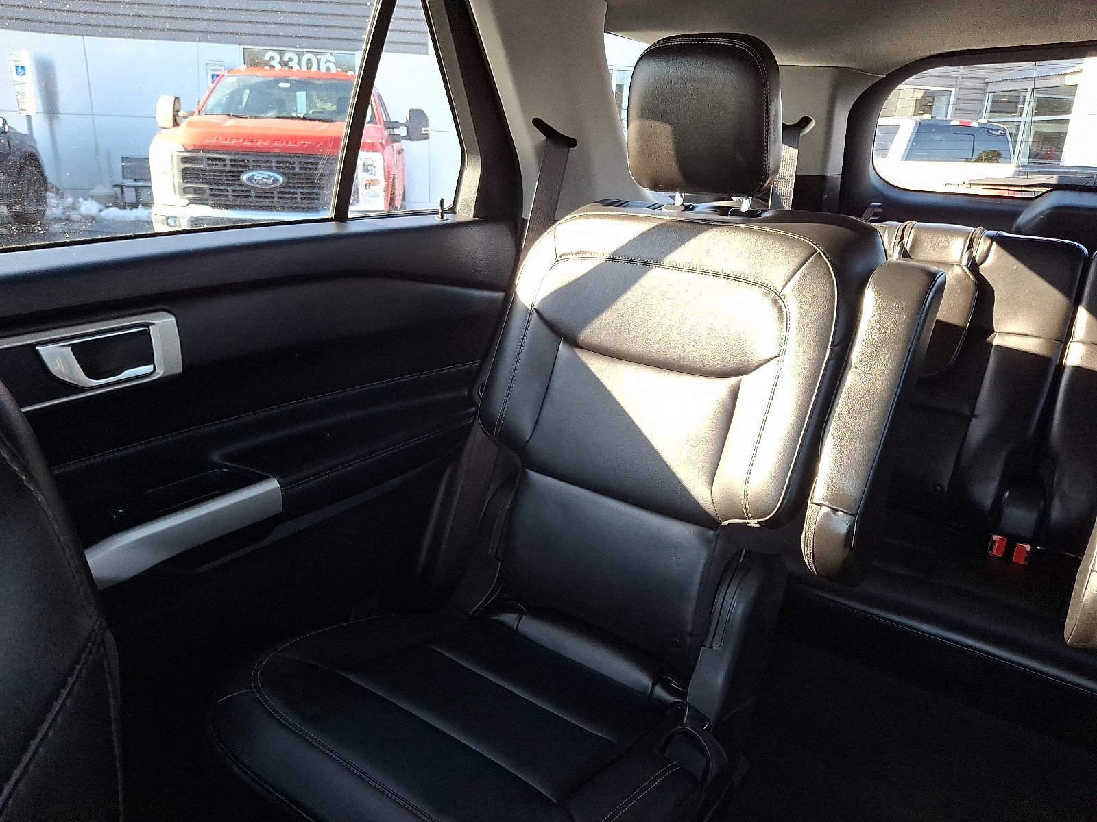 Certified 2022 Ford Explorer XLT w/ Equipment Group 202A image 18