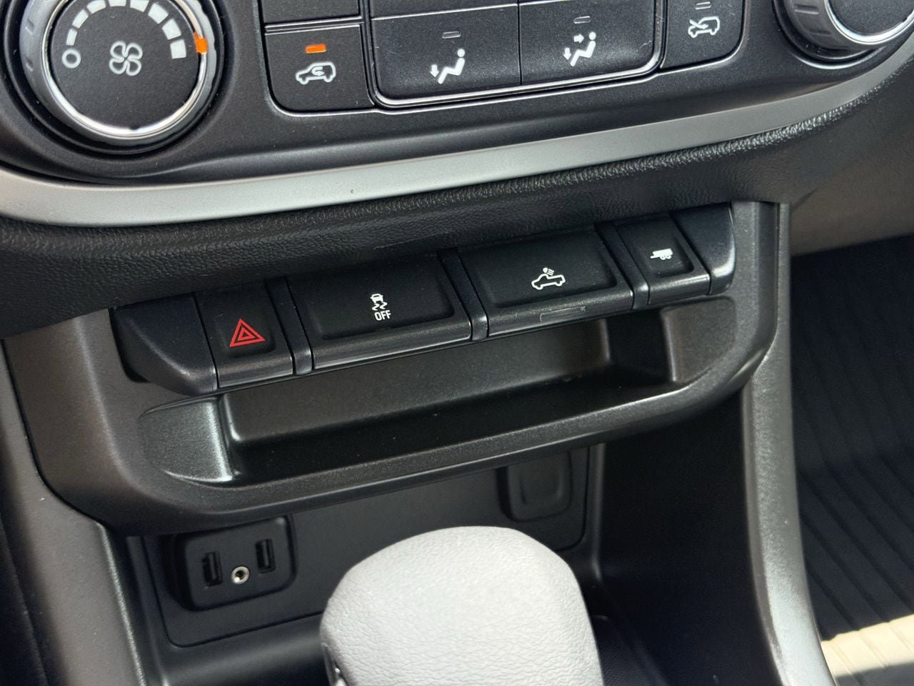 Used 2022 Chevrolet Colorado LT AWD/4WD image 21