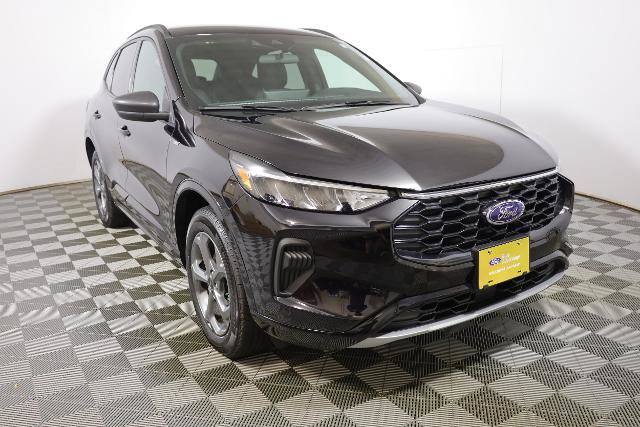 Certified 2024 Ford Escape ST-Line w/ Tech Pack #1 AWD/4WD image 4