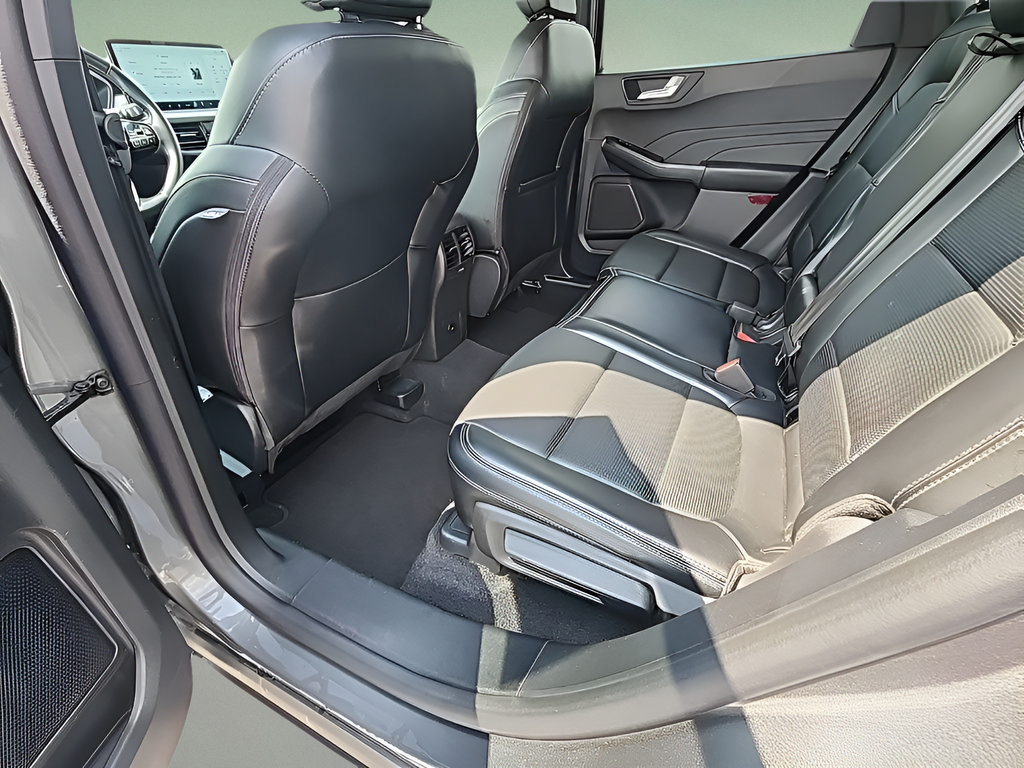 Certified 2025 Ford Escape Platinum AWD/4WD image 20