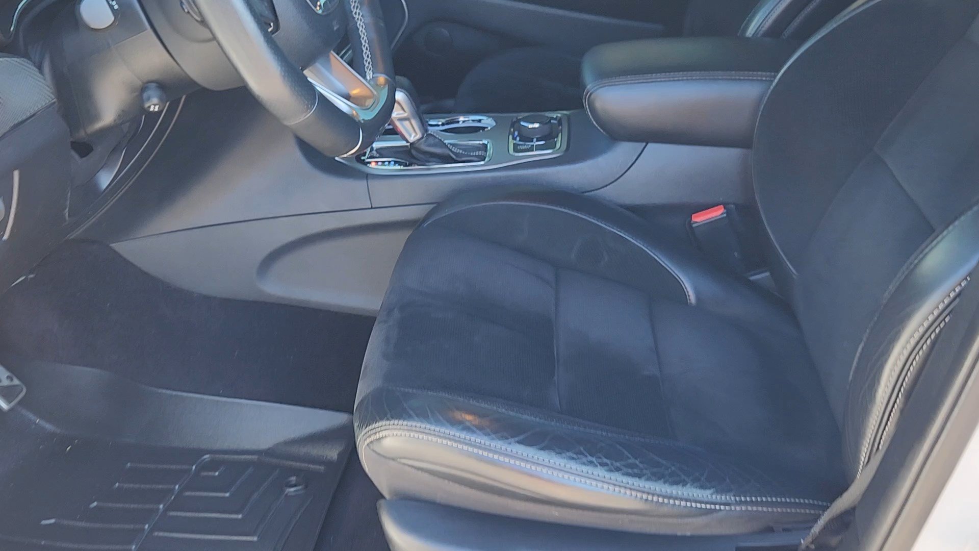 Used 2017 Jeep Grand Cherokee SRT AWD/4WD image 27