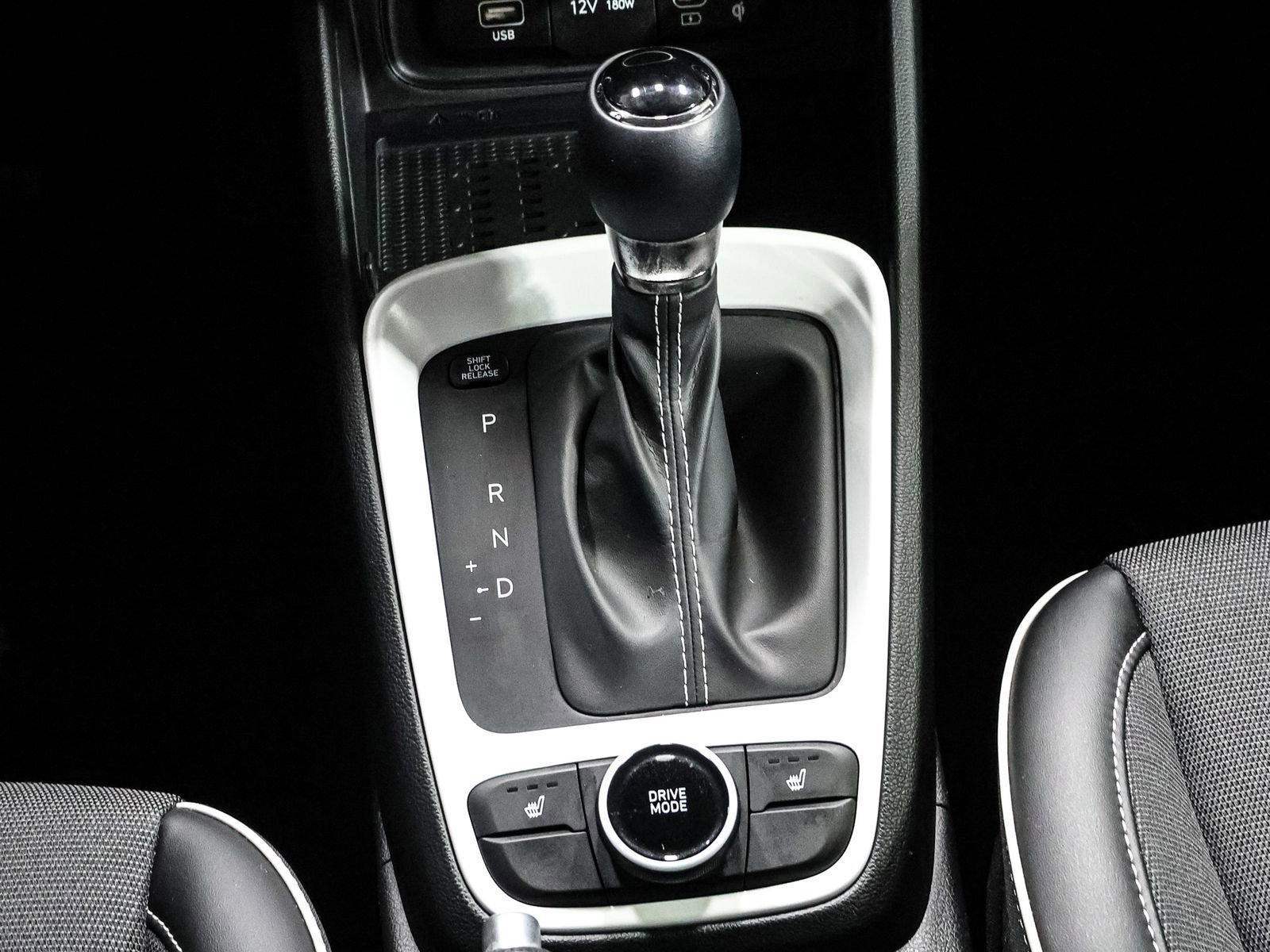 Used 2023 Hyundai Venue Limited w/ Cargo Package image 26