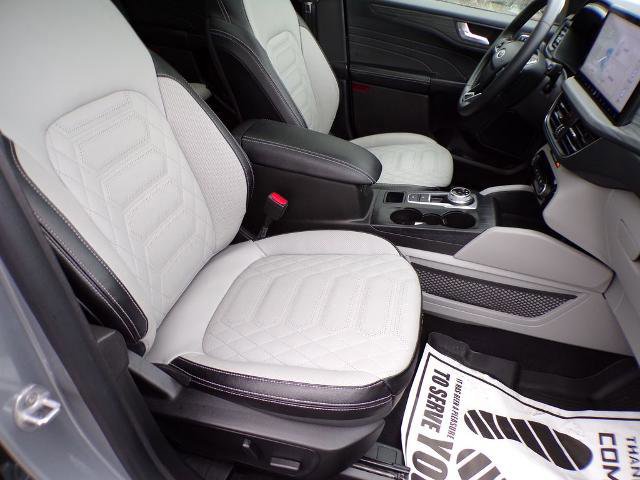 Certified 2023 Ford Escape Platinum w/ Premium Technology Package image 12
