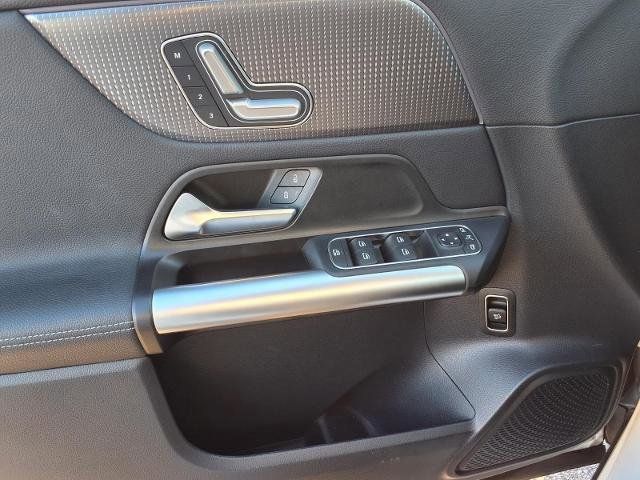 Used 2023 Mercedes-Benz GLA 250 w/ Premium Package image 16