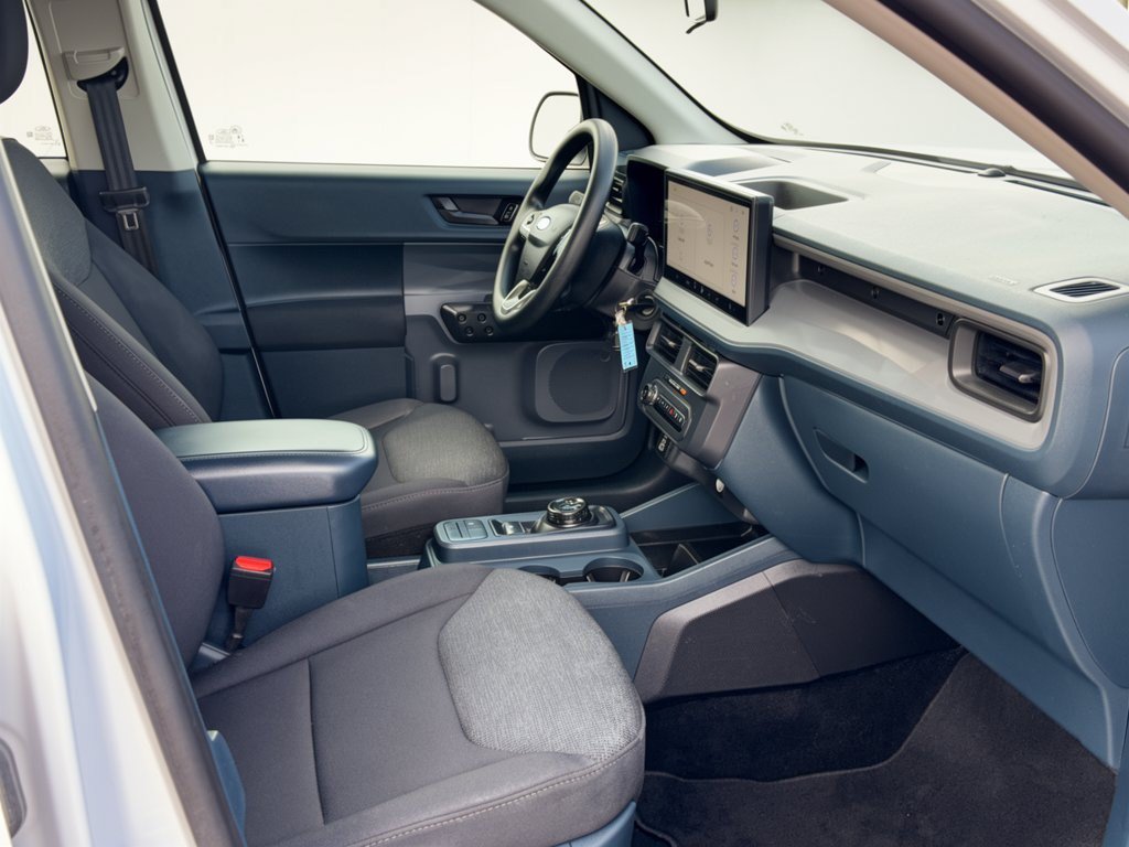 Certified 2025 Ford Maverick XL FWD image 30
