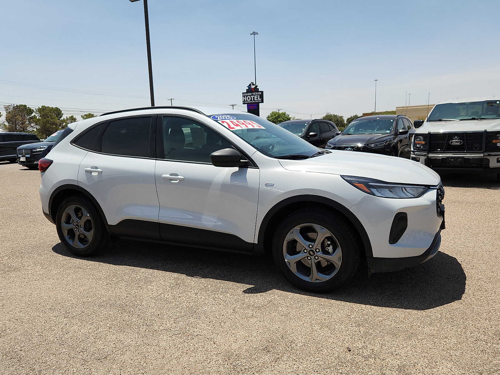 Certified 2025 Ford Escape ST-Line FWD image 8