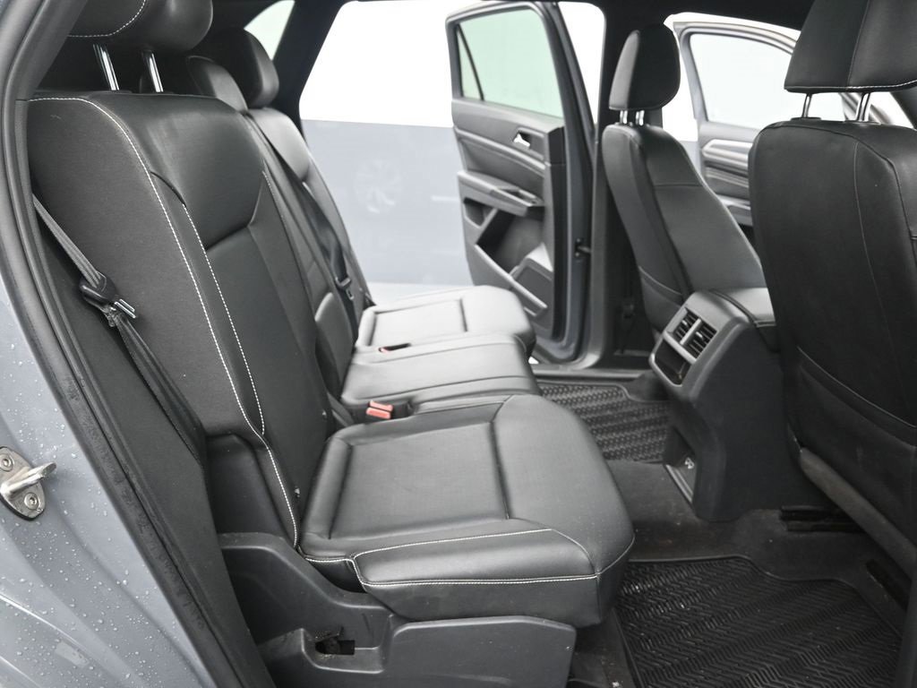 Used 2020 Volkswagen Atlas Cross Sport SEL image 17