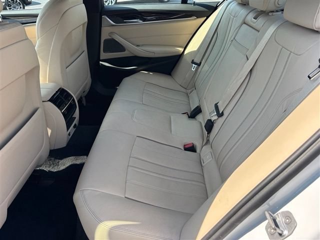Used 2017 BMW 540i RWD image 18