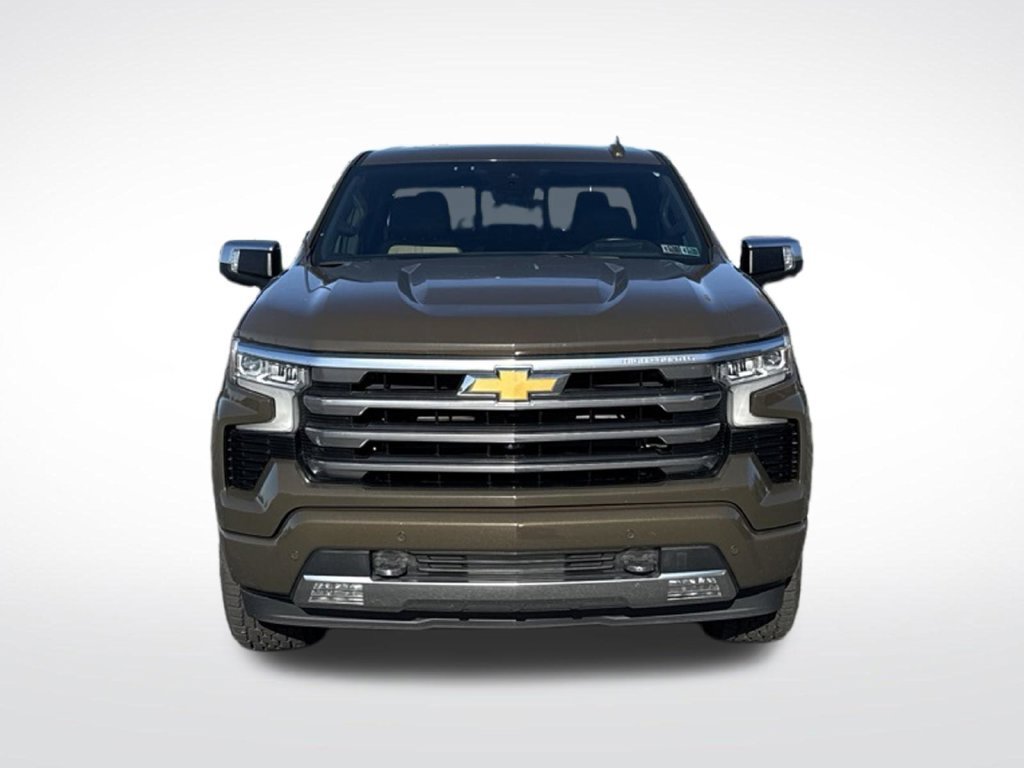 Used 2023 Chevrolet Silverado 1500 High Country w/ Technology Package AWD/4WD image 2