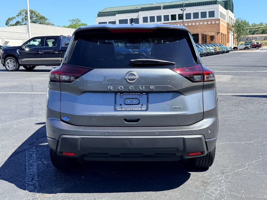 Used 2025 Nissan Rogue S AWD/4WD image 5