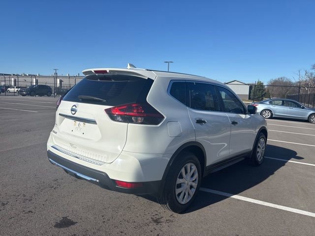 Used 2018 Nissan Rogue S image 4
