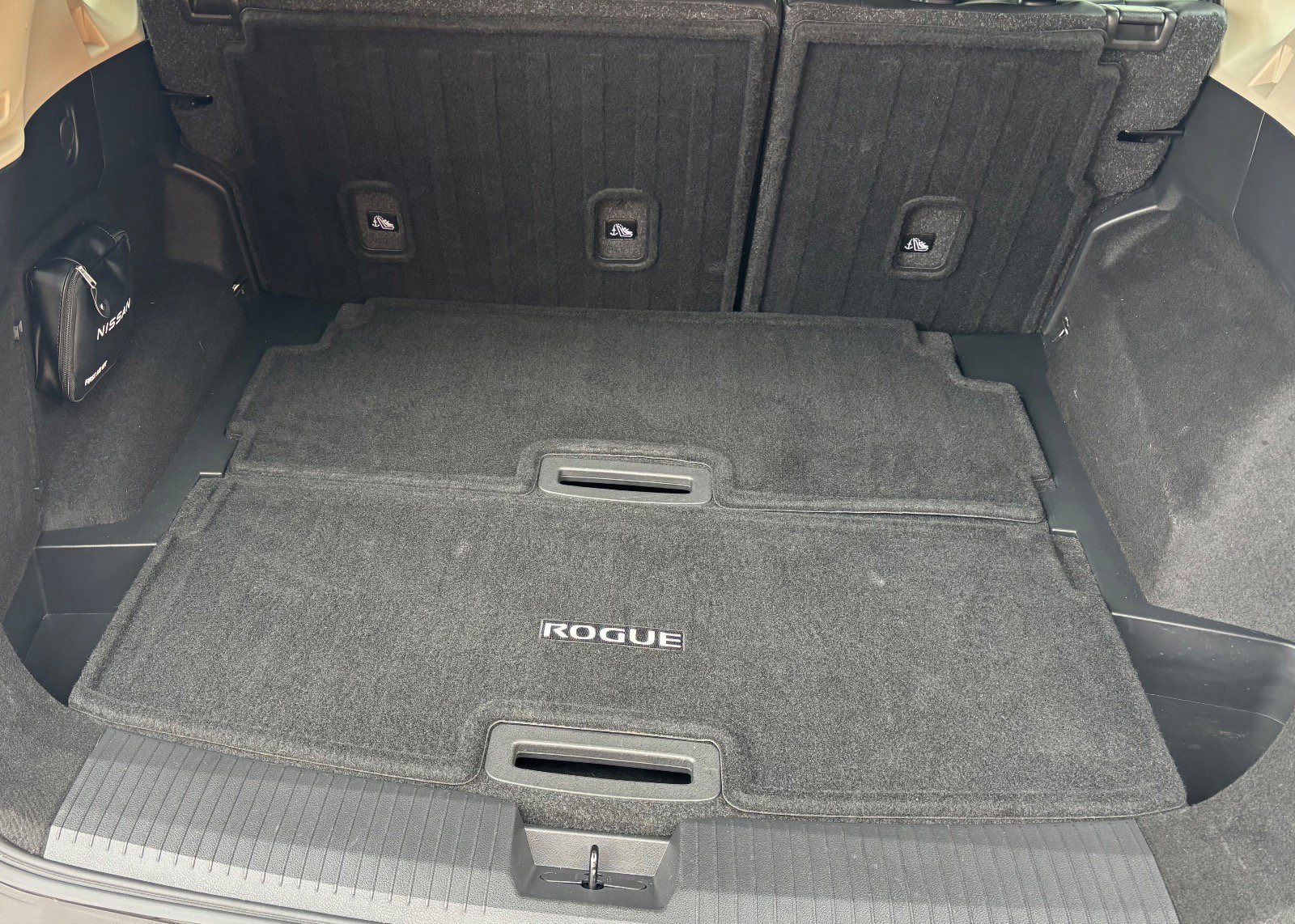 Used 2023 Nissan Rogue SL w/ SL Premium Package image 10