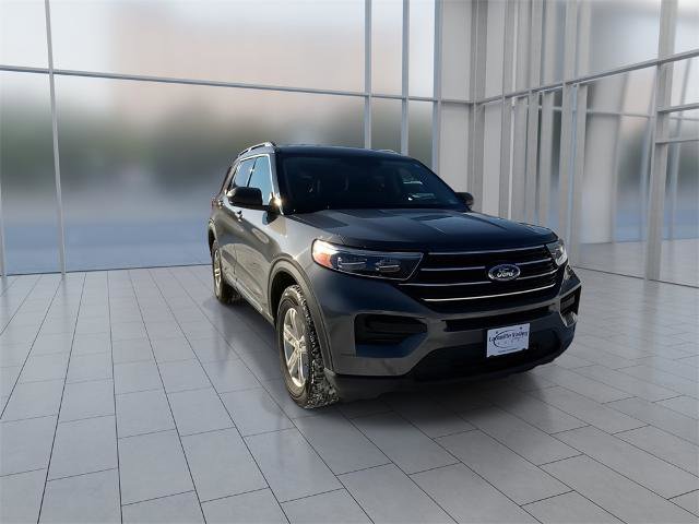 Certified 2023 Ford Explorer XLT image 3
