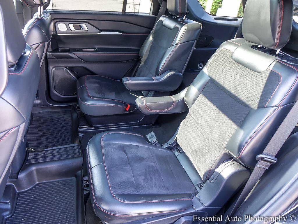Certified 2025 Ford Explorer ST AWD/4WD image 11