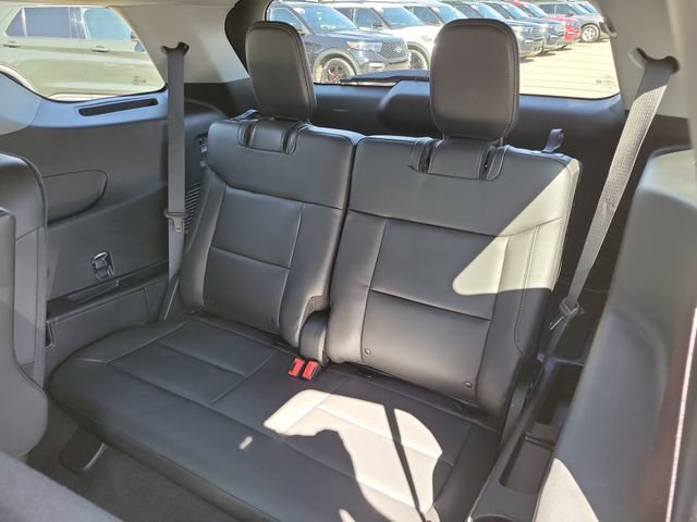 Certified 2023 Ford Explorer XLT w/ Equipment Group 202A AWD/4WD image 27