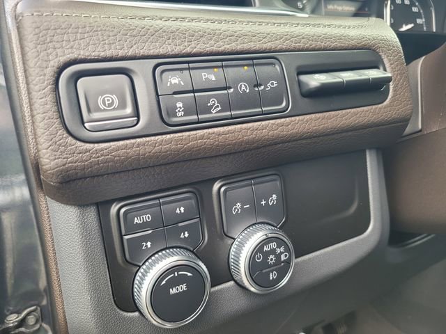Used 2021 GMC Yukon Denali w/ Denali Premium Package AWD/4WD image 17