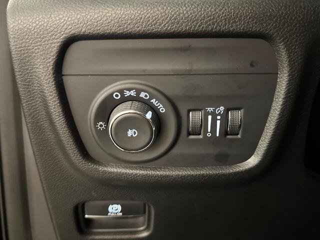 Used 2022 Jeep Grand Cherokee L Limited AWD/4WD image 17