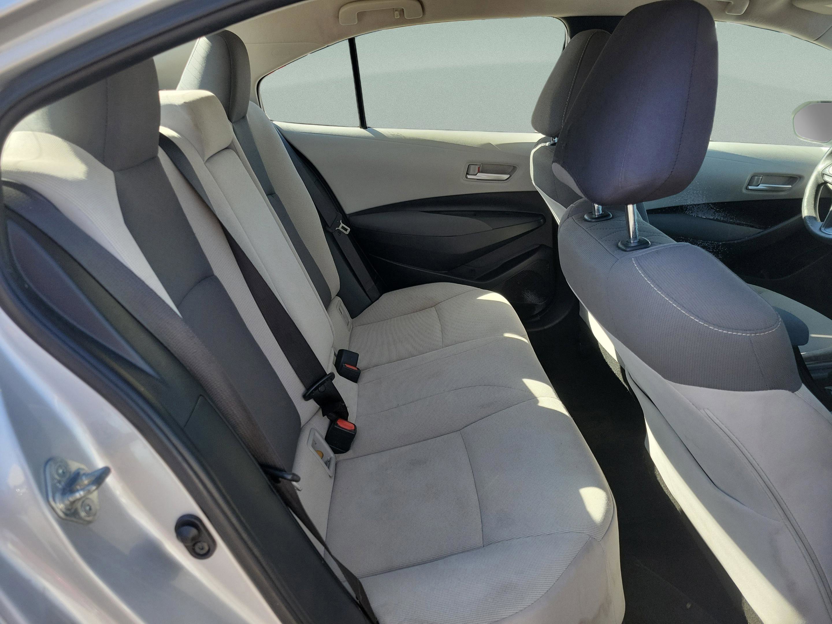 Used 2021 Toyota Corolla LE image 12