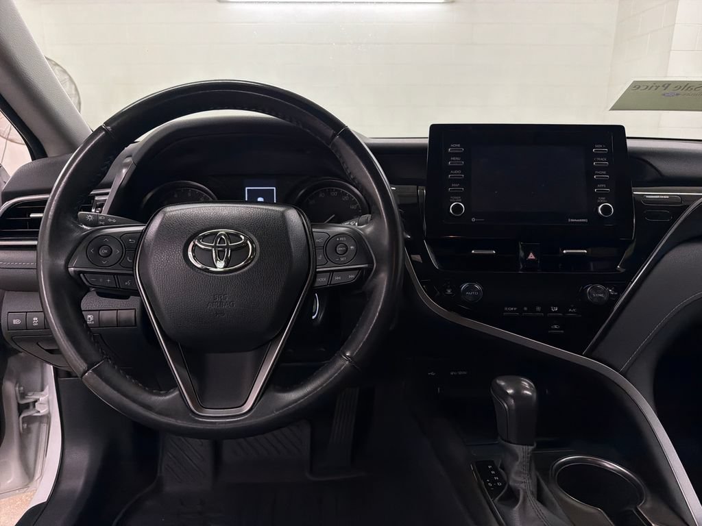 Used 2024 Toyota Camry SE FWD image 9