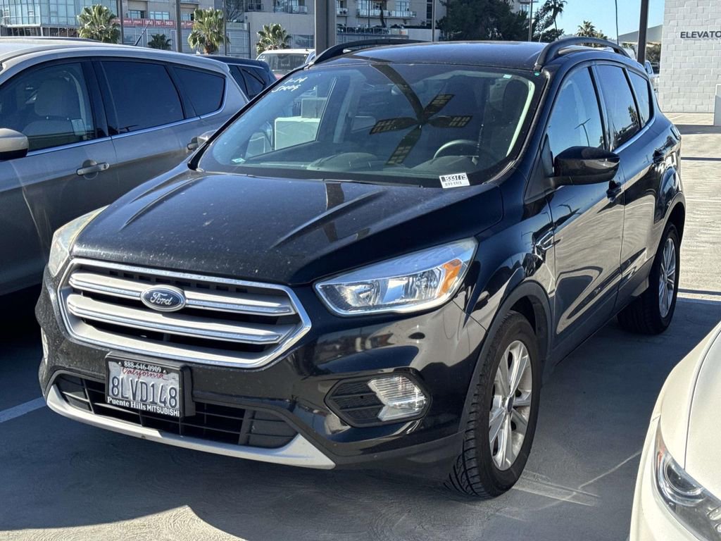 Certified 2018 Ford Escape SE image 2