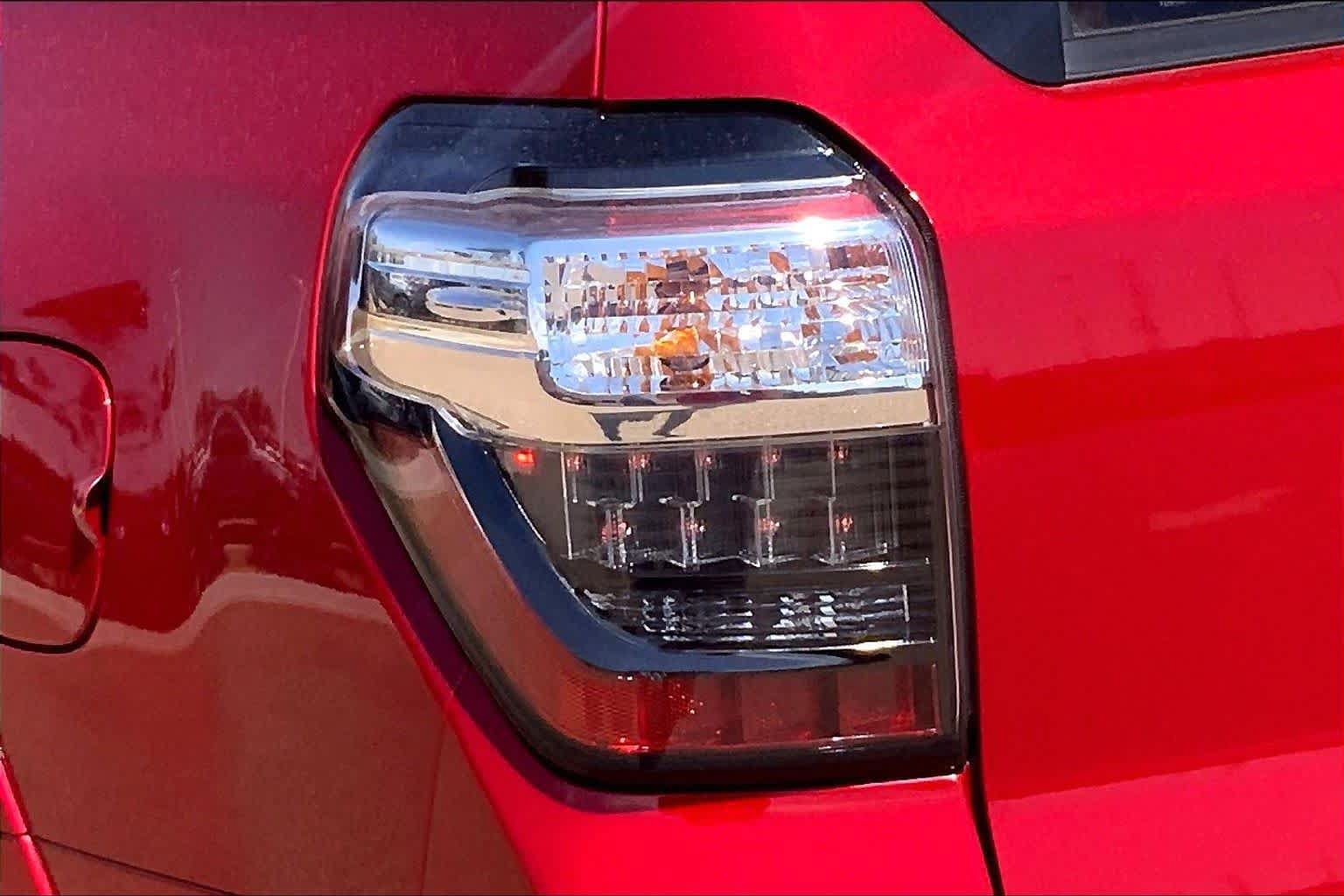 Used 2022 Toyota 4Runner SR5 Premium w/ Moonroof Package AWD/4WD image 28