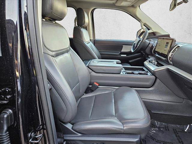 Certified 2025 Ford Expedition Active AWD/4WD image 18