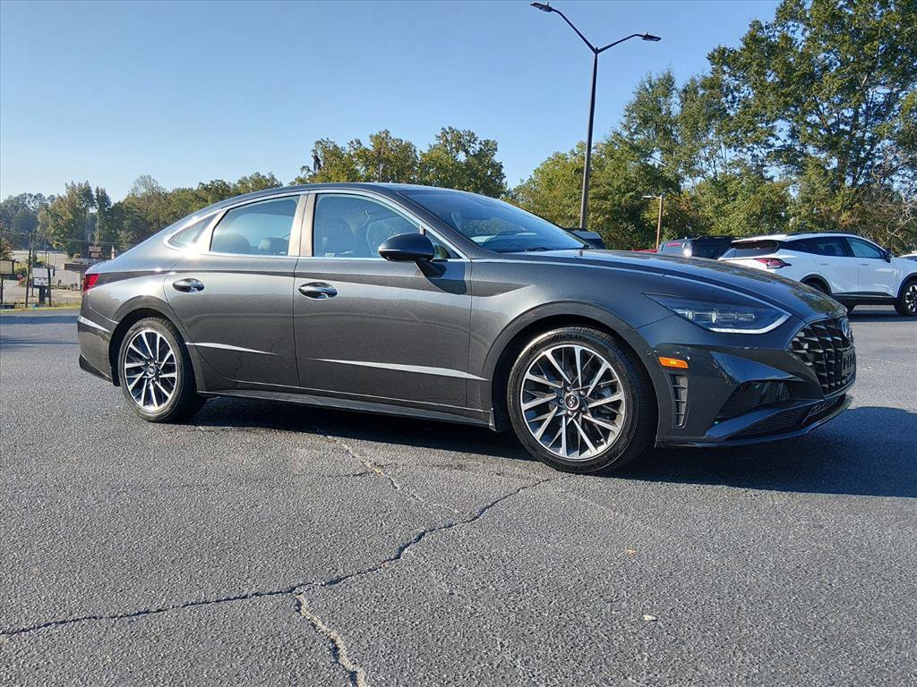 Used 2022 Hyundai Sonata Limited FWD image 2