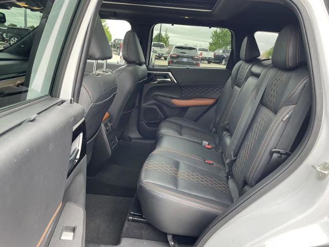 Used 2022 Mitsubishi Outlander SEL AWD/4WD image 19