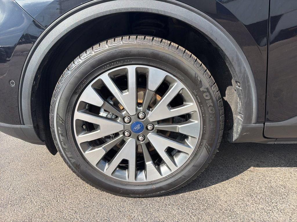 Certified 2020 Ford Escape Titanium w/ Titanium Premium Package 2.0 AWD/4WD image 52