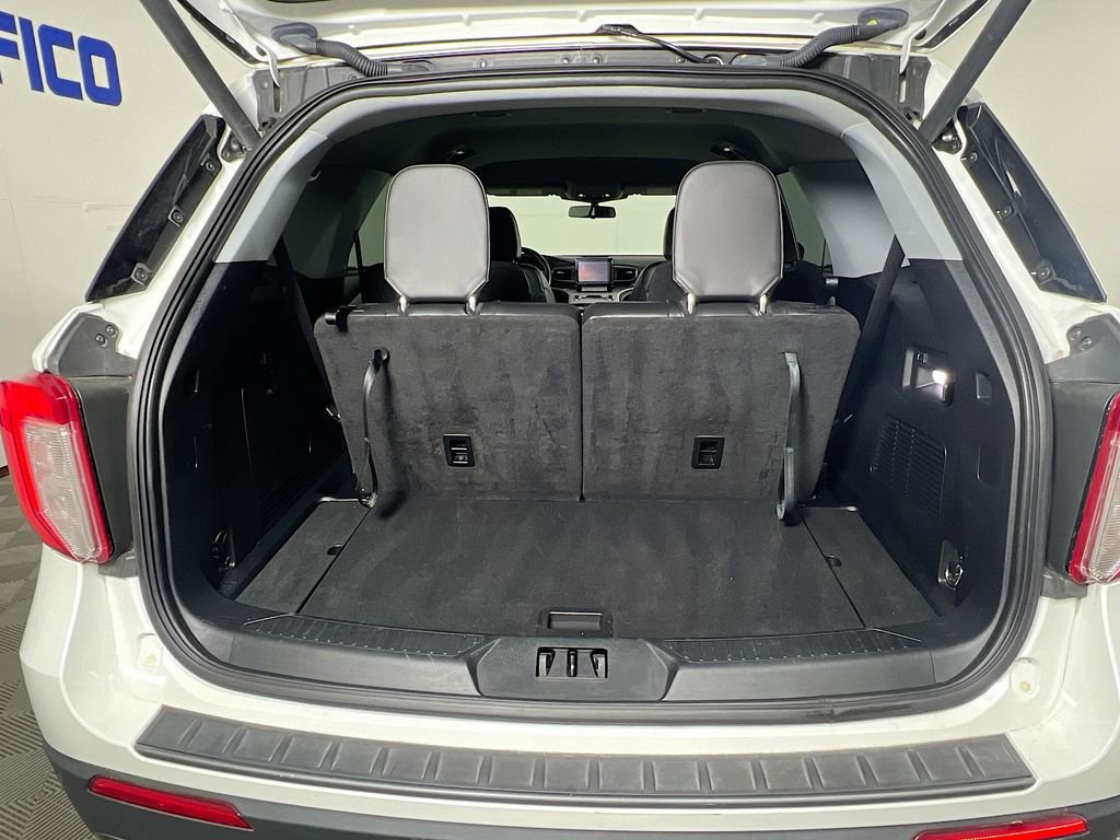 Certified 2023 Ford Explorer XLT w/ Equipment Group 202A AWD/4WD image 30