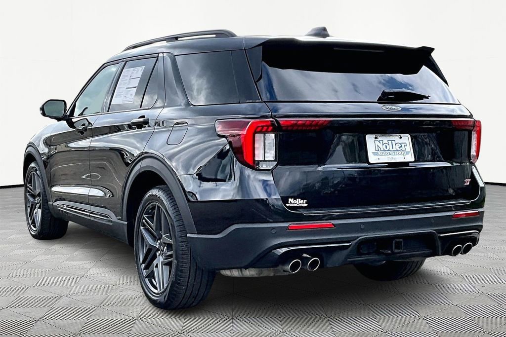 Certified 2025 Ford Explorer ST image 2