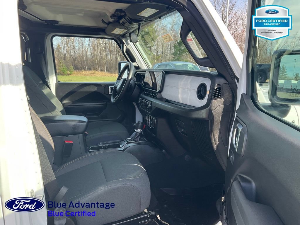 Used 2025 Jeep Gladiator Sport AWD/4WD image 5