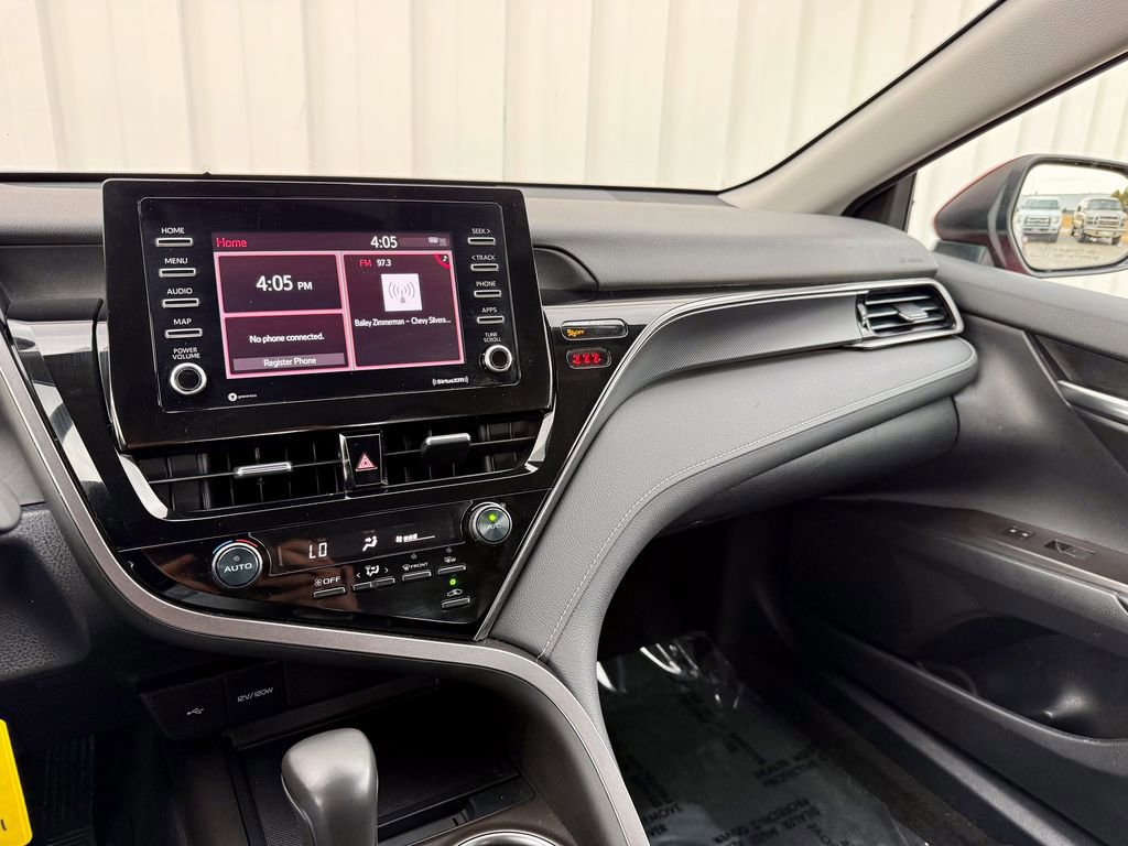 Used 2021 Toyota Camry SE w/ Cold Weather Package image 21