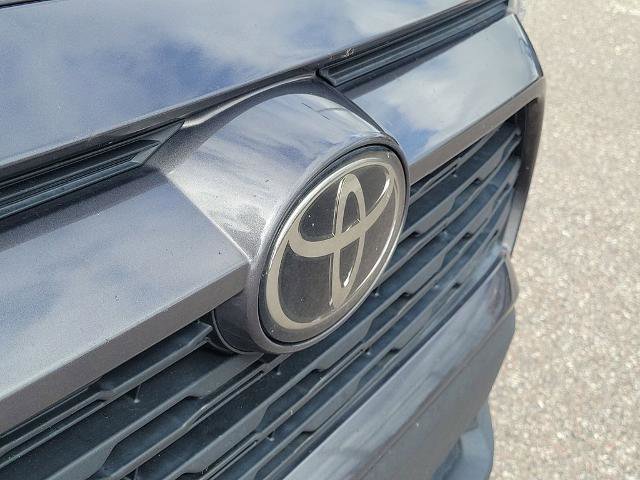 Used 2021 Toyota RAV4 XLE Premium FWD image 8