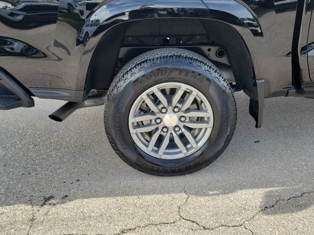 Used 2024 Chevrolet Colorado LT w/ LT Convenience Package RWD image 11