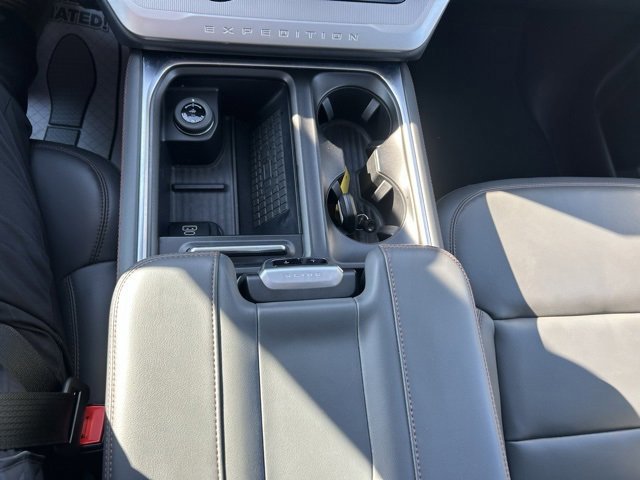 Certified 2025 Ford Expedition Active image 16