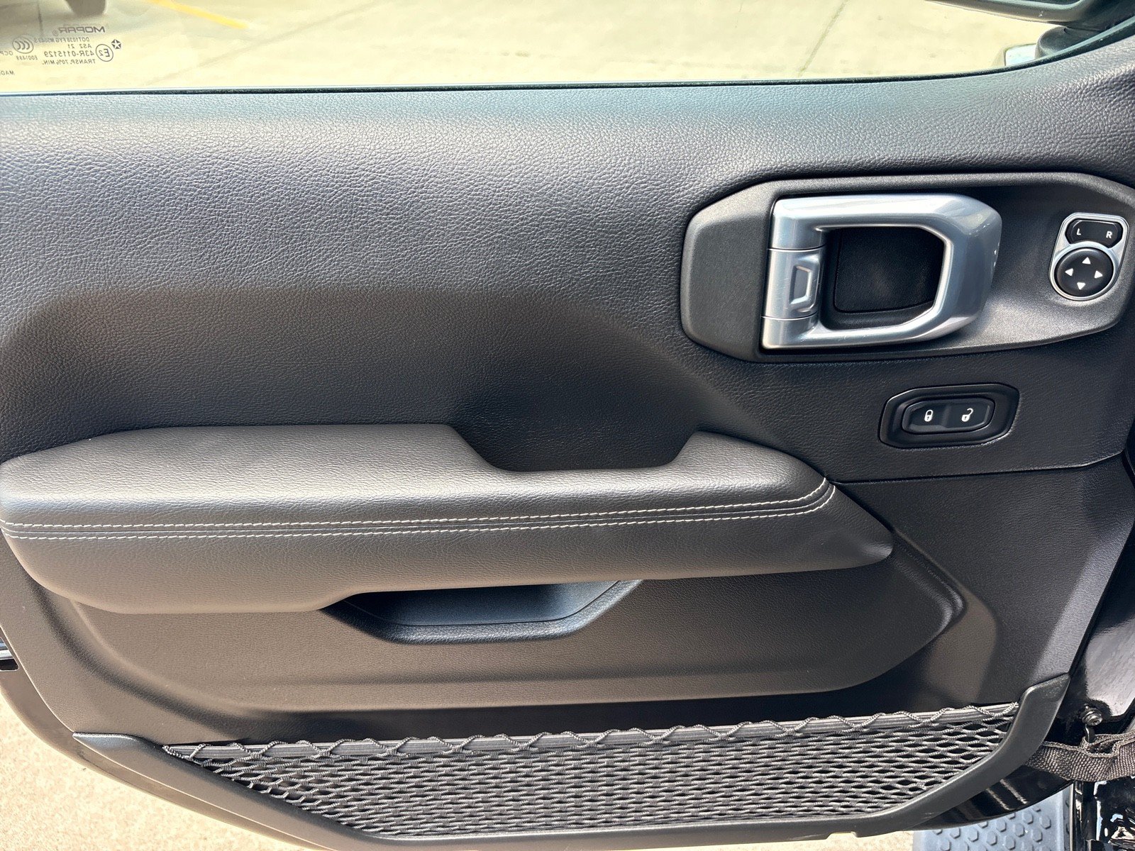 Used 2021 Jeep Wrangler Unlimited Sahara w/ Uconnect 4C Nav & Sound Group AWD/4WD image 13