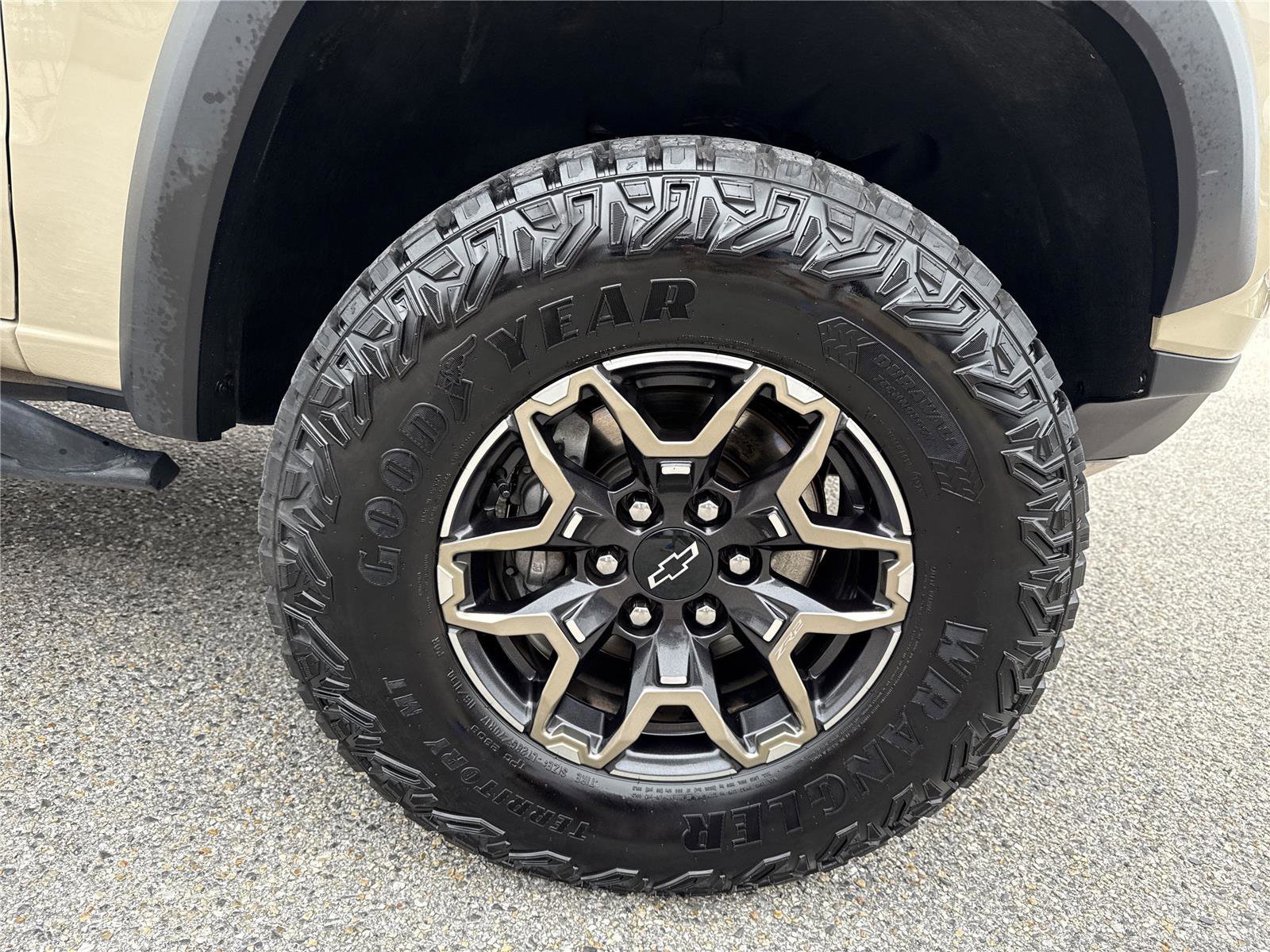 Used 2024 Chevrolet Colorado ZR2 w/ Technology Package image 52