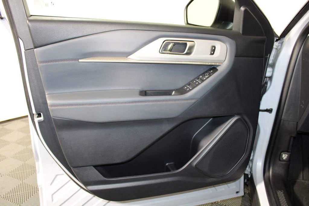 Certified 2025 Ford Explorer Active image 19