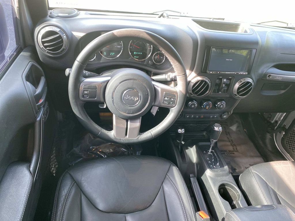 Used 2018 Jeep Wrangler Unlimited Sahara AWD/4WD image 14